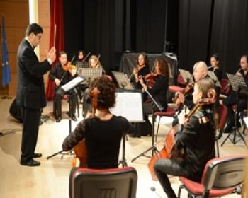 Lefkoşa Belediye Orkestrası  İle ‘Theremin’ Sanatçısı Jorgensen Konser Verdi