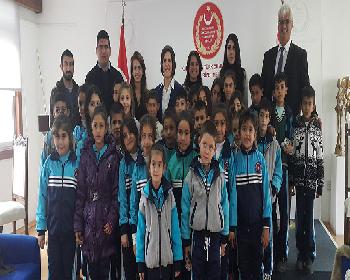 Siber, Çocukları Meclis’e Davet Etti