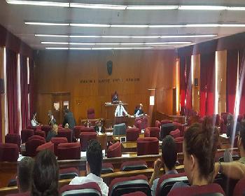 Meclis Oturumu Sürüyor