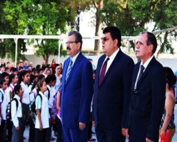 Milli Eğitim Bakanı Berova Yeni Öğretim Yılının Açılışını Ruso Ortaokulunda Yaptı