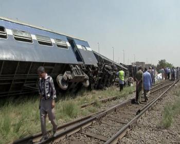 Mısır&#39;da Tren Kazası: 5 Ölü 27 Yaralı