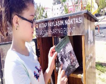 Nenemin Deyişiynan Kitabı Lefkoşa’Nın Çeşitli Yerlerindeki Kitap Paylaşım Kutularına Bırakıldı