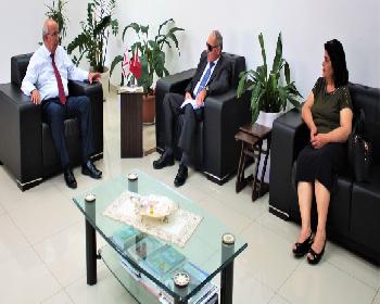 Özyiğit’E Engellilerin Sorunlarını İçeren Dosya Sunuldu