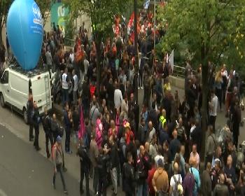 Paris’Te Grev Ulaşımı Felç Etti