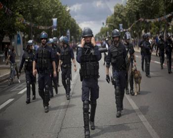 Paris’Te Polis Ve Jandarma Alarma Geçirildi  