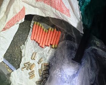 Polisten Kanunsuz Silah Operasyonu!