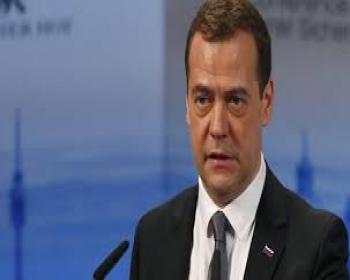 Rusya Kırgızistan&#39;ın 240 Milyon Dolarlık Borcunu Sildi