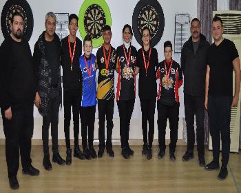 Şampiyon Kara Ve Meşe Oldu