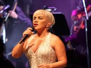Sezen Aksu Londra da konser verdi