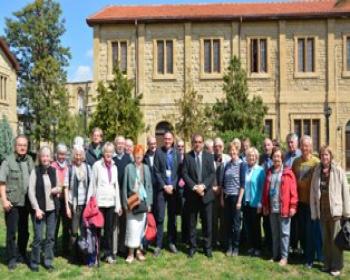 Sucuoğlu, Alman Turistlerle Görüştü