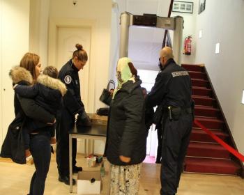 Tc’Nin Yurt Dışındaki Seçmenleri Sandık Başına Gidiyor
