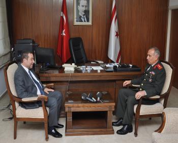 Tümgeneral Uzun, Başbakan Yardımcısı Ve Maliye Bakanı Denktaş’I Ziyaret Ederek Yeni Görevinde Başarılar Diledi