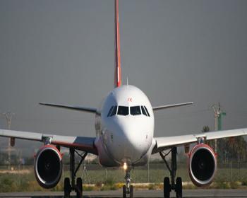 Uçak, Rahatsızlanan Yolcu İçin İstanbul&#39;a İndi 