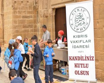 Vakıflar İdaresi, Regaip Kandili Dolayısıyla Halka Lokma Dağıttı