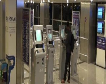 Vize Yasağı Başladı:uçaktaki Çoğu Kişi Tedirgin