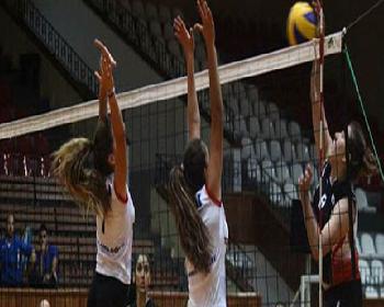 Voleybol’Da 3 Maç Var
