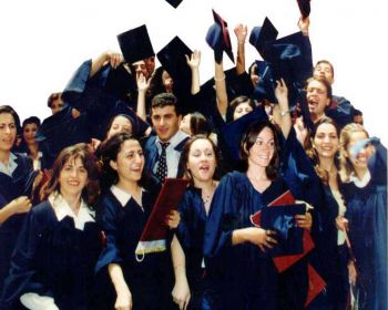 YDÜ  cuma günü yeni mezunlarını veriyor