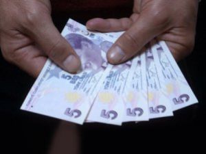 Yeni 5 Liralık Banknotlar Piyasada