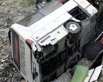 Zimbabve&#39;de Otobüs Kazası: 31 Ölü