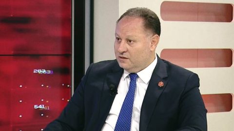 Öztürkler Yunanistan Başbakanı Miçotakis’i kınadı