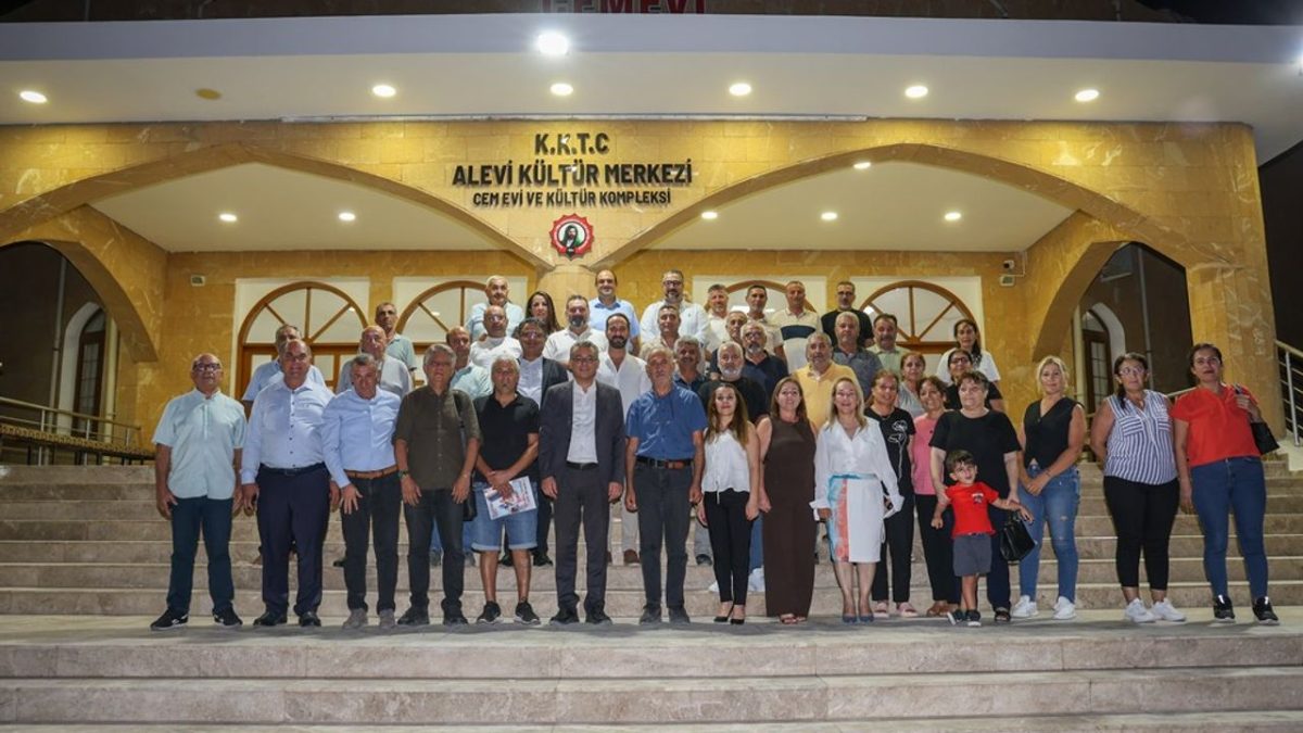 Erhürman, KKTC Alevi Kültür Merkezi’ni ziyaret etti