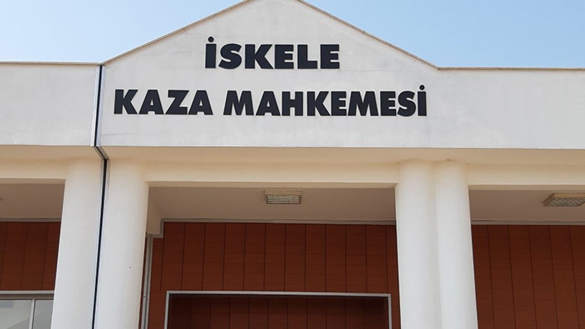 Kıbrıslı Rum 5 sanık İskele Kaza Mahkemesi’ne çıkarıldı… Duruşma çarşamba gününe ertelendi