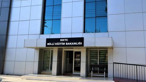 "Kitaplar tüm sınıflara ulaştırıldı ve sınıf mevcutları kapasiteyi aşmıyor"
