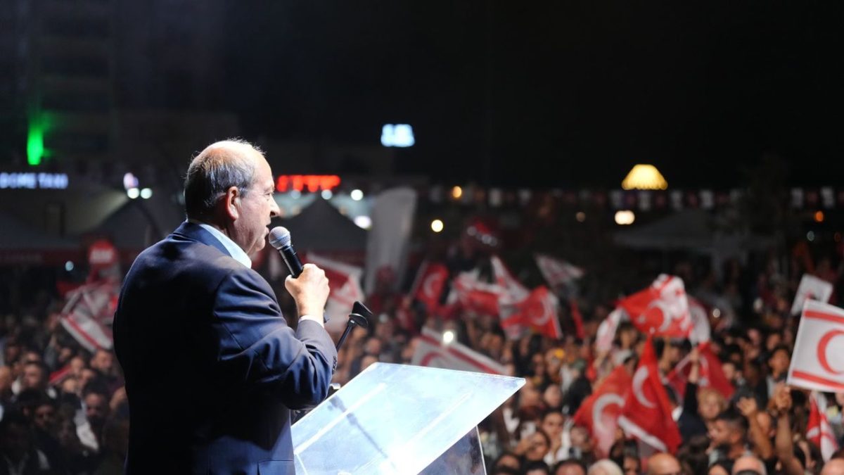 Tatar, Girne’de halka hitap etti