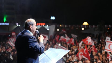 Tatar, Girne’de halka hitap etti