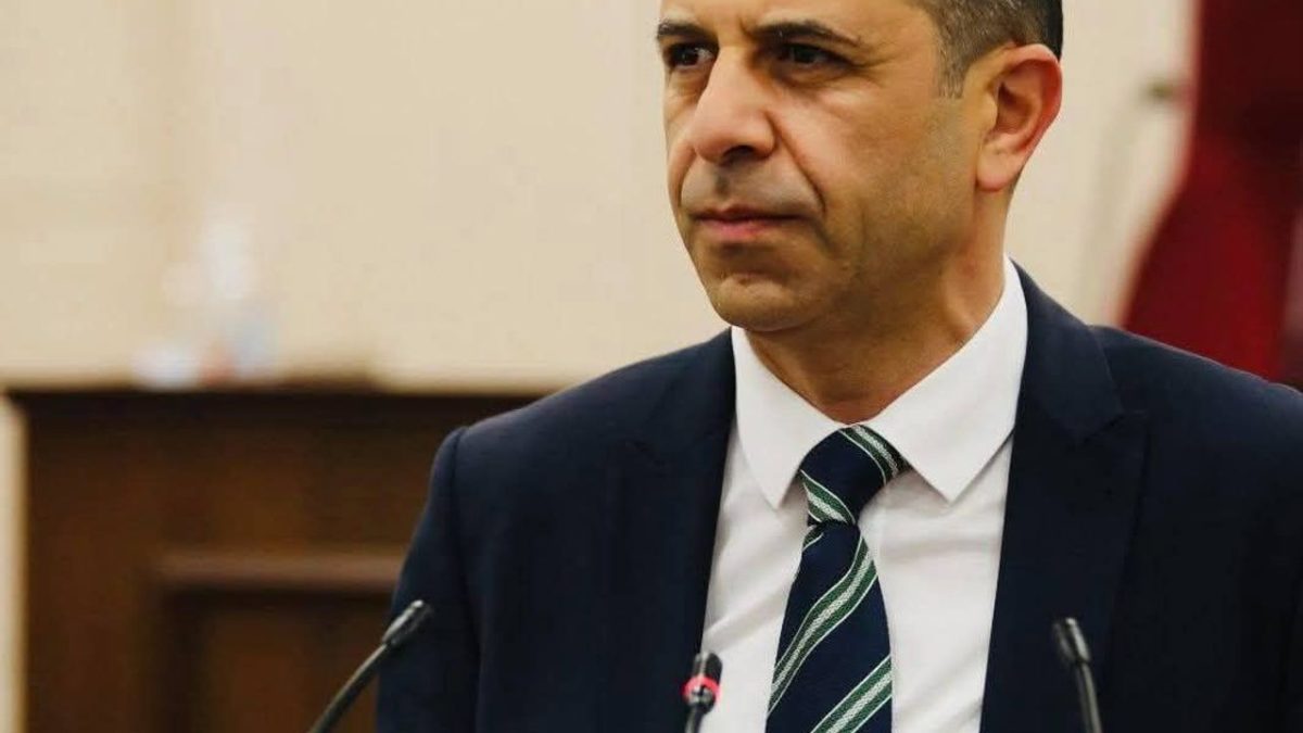 Özersay: “Sahte diploma alanların yargı önüne çıkması geciktirilmemeli”