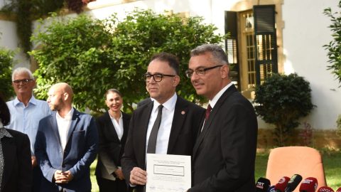 Erhürman mazbatasını aldı: “Anayasa’nın ve hukukun üstünlüğünü korumaktan bir dakika bile vazgeçmeyeceğim”