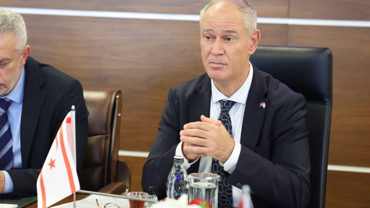 Hasipoğlu, Ankara'da temaslarda bulunuyor