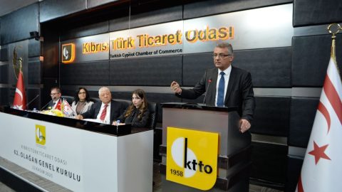 Erhürman: “Toplumun yaşanan problemler karşısında konuşması gerekiyor"