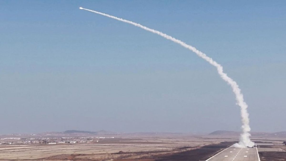 Ukrayna: Rus ordusu, "İskender-M" tipi balistik füze ve 104 İHA ile saldırı düzenledi