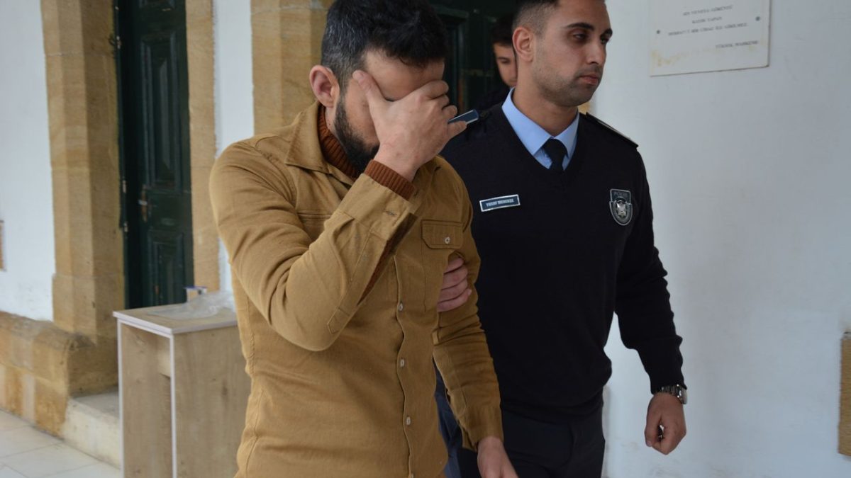 230 bin TL'lik sigarayı teslim etmediği iddia edildi: 3 gün tutuklu kalacak