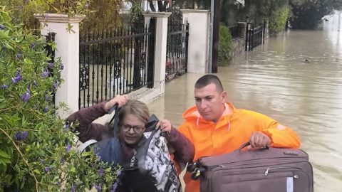 Sivil Savunma, Gönyeli Onan Ltd. çevresinde mahsur kalan yedi kişinin tahliye edildiğini açıkladı