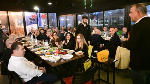 Harmancı, bölge muhtarları ve belediye meclis üyeleriyle bir araya geldi