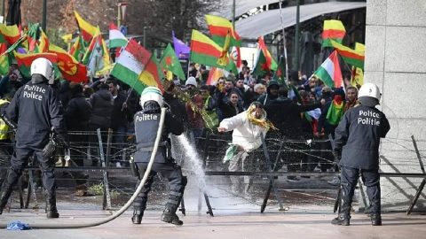 Brüksel'de polis memurlarını yaralayan terör örgütü YPG/SDG yandaşları tutuklandı