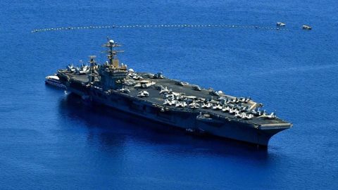 ABD, Umman Denizi’nde uçak gemisine yaklaşan İran’a ait İHA’yı düşürdü