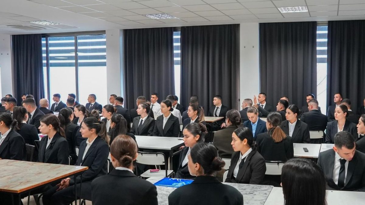 175 polis memuru ile 25 itfaiye memuru aday adayı Polis Okulunda temel eğitimlerine başladı