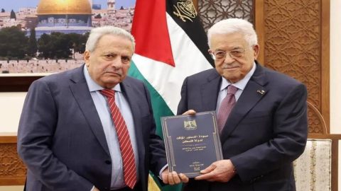 Filistin anayasa taslağı siyasi ve hukuki tartışmalara yol açtı