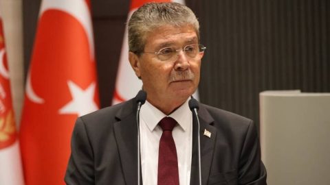 “UBP’nin elleri temizidir. Kimin elleri kirlidir, aynaya bakınız”