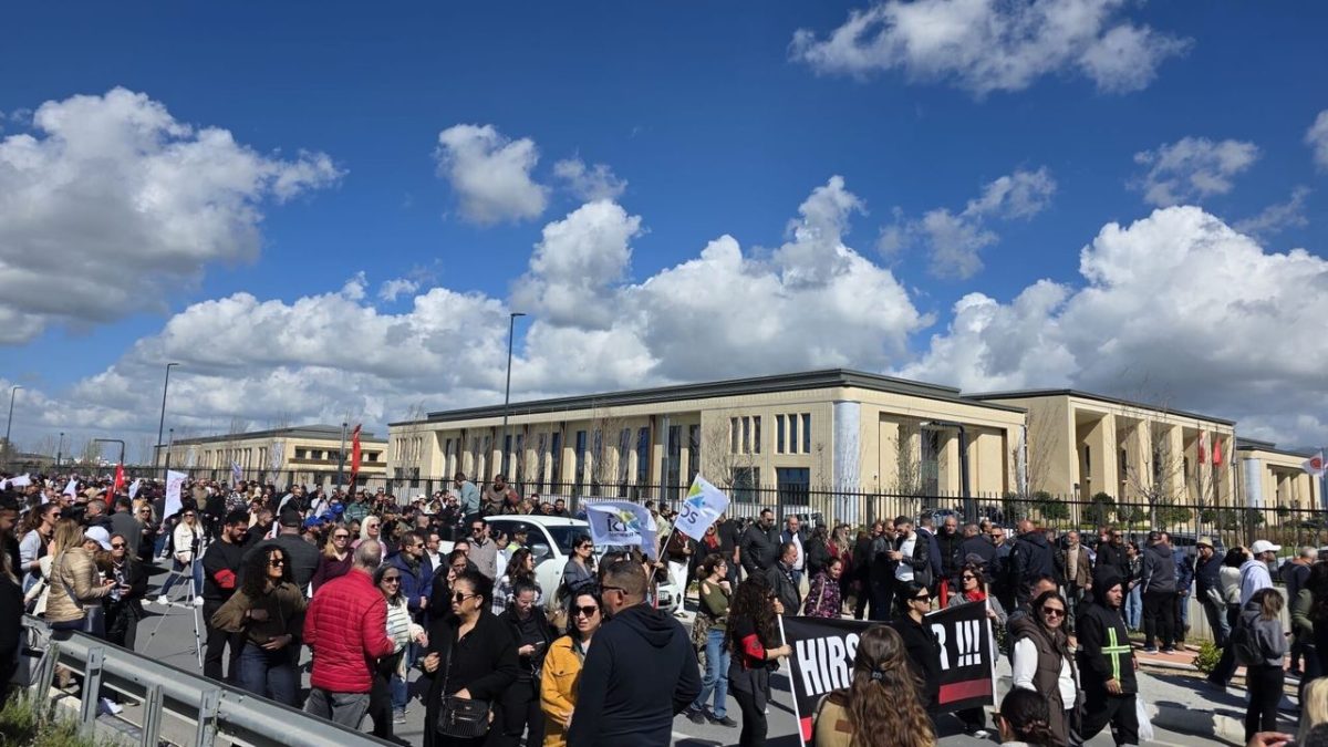 Sendikalar grevi askıya aldı