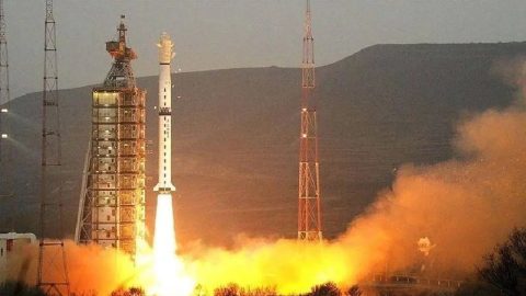 Çin, yeni geliştirdiği Licien-2 roketi ile ilk fırlatışı yaptı