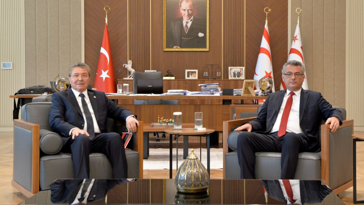 Cumhurbaşkanı Erhürman, Başbakan Üstel ile görüştü