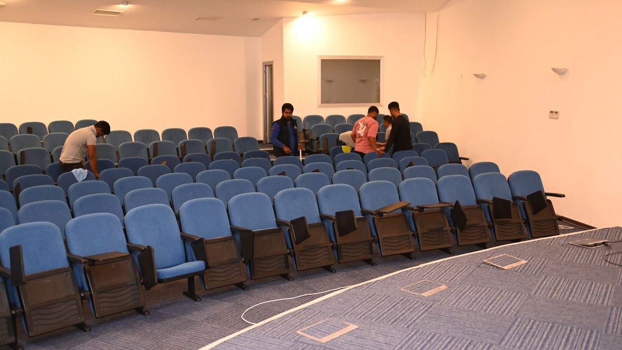 Gönyeli-Alayköy Belediyesi Konferans Salonu yenileniyor