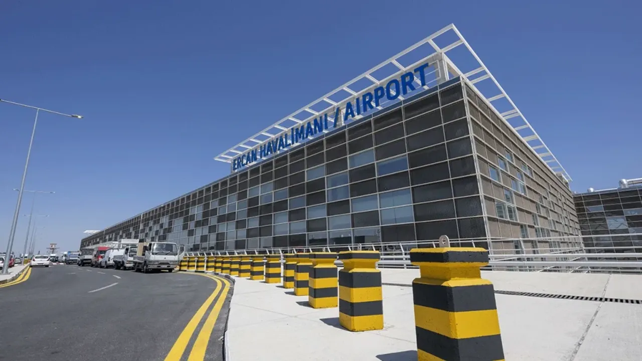 30 Yaşındaki kadın sahte pasaportla yakalandı
