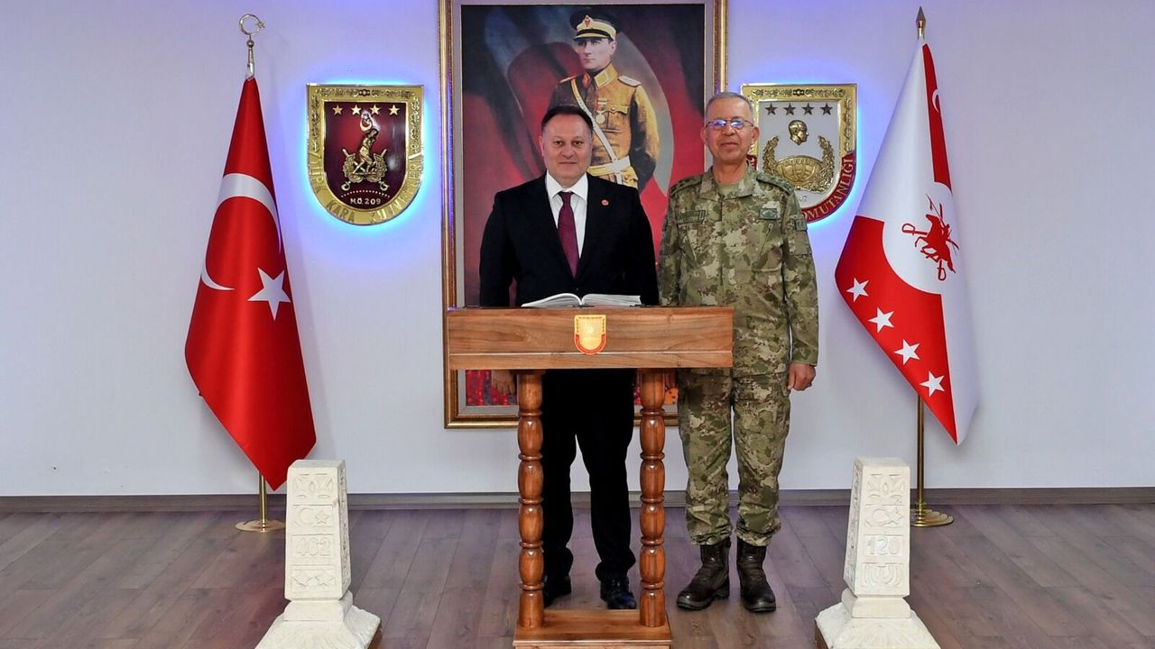 Öztürkler’den Korgeneral Topaloğlu’na ziyaret