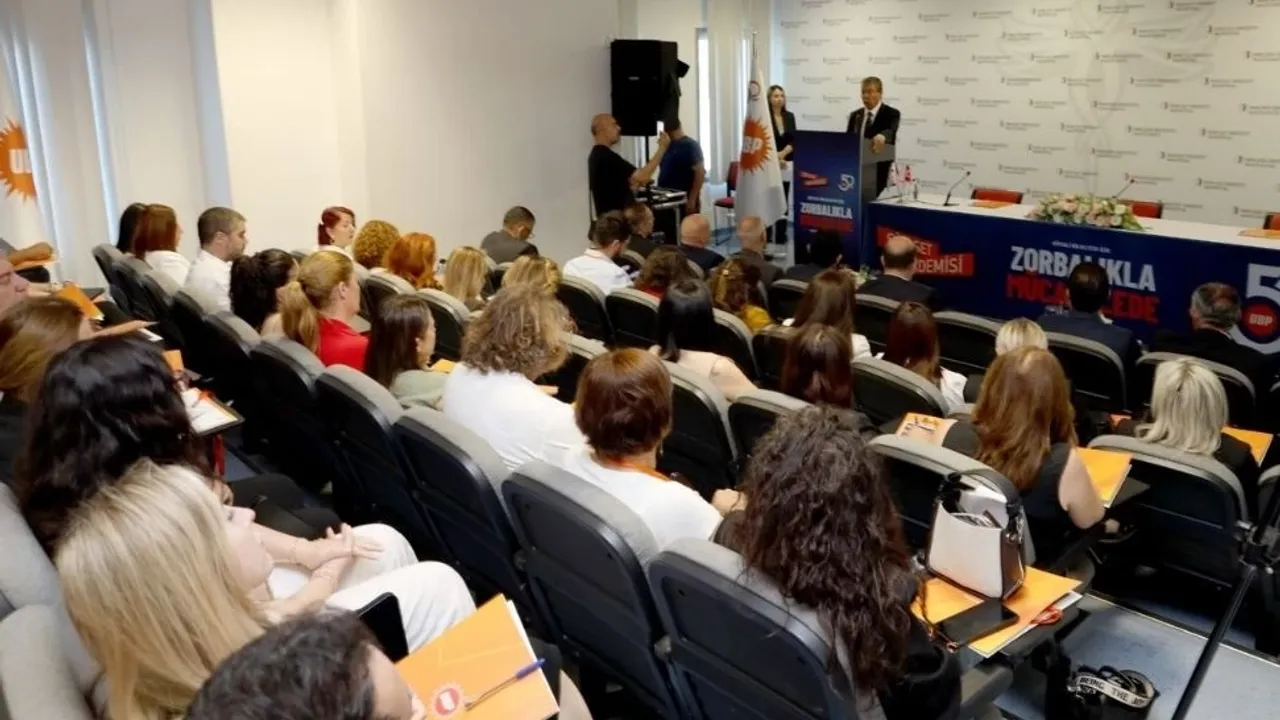Üstel: Çocukların ve gençlerin güvenli ortamda yetişmesi hükümetin önceliği