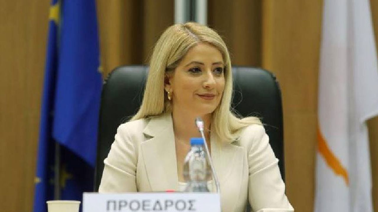 Annita Dimitru yeniden Meclis Başkanı